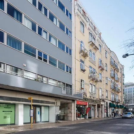 Cosmopolitan Comfort In 4a- By Misha's Place