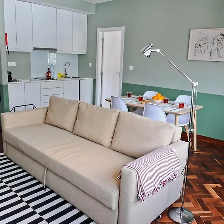 Cosmopolitan Comfort In 4a- By Misha's Place Апартаменты Лиссабон