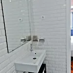 Cosmopolitan Comfort In 4a- By Misha's Place شقة Lisboa