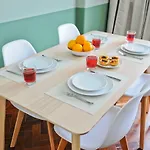 Cosmopolitan Comfort In 4a- By Misha's Place Lisboa