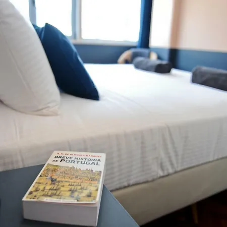 Cosmopolitan Comfort In 4a- By Misha's Place Apartment Lissabon