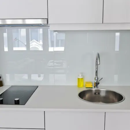 Apartmán Cosmopolitan Comfort In 4a- By Misha's Place