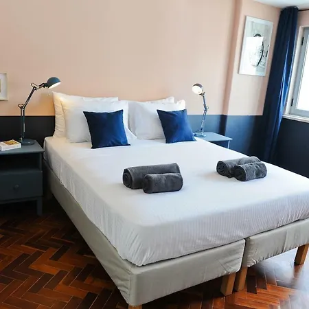 Appartement Cosmopolitan Comfort In 4a- By Misha's Place