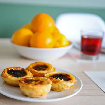 Cosmopolitan Comfort In 4a- By Misha's Place