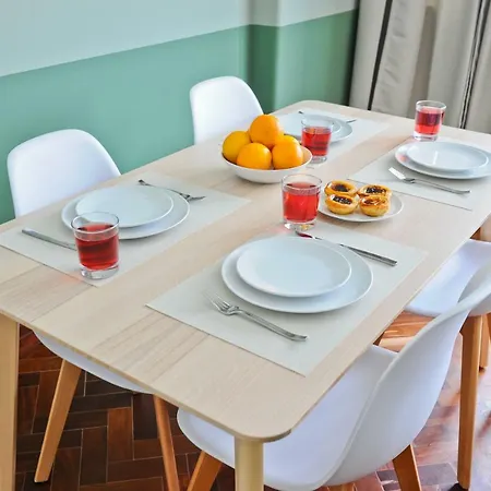 Cosmopolitan Comfort In 4a- By Misha's Place Lissabon