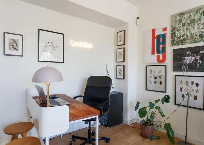 Cosmopolitan Comfort In 4a- By Misha's Place Lisboa