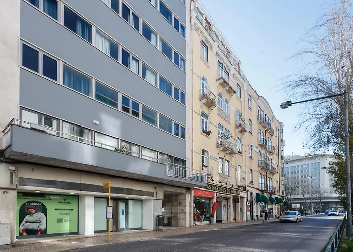 Cosmopolitan Comfort In 4a- By Misha's Place