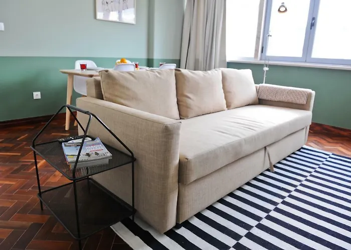 Cosmopolitan Comfort In 4a- By Misha's Place ליסבון