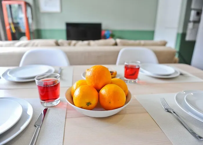 Cosmopolitan Comfort In 4a- By Misha's Place * Lisboa