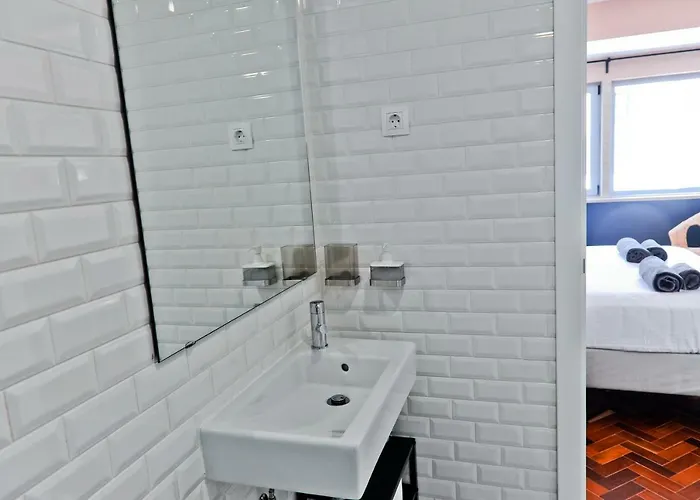 Cosmopolitan Comfort In 4a- By Misha's Place Διαμέρισμα Lisboa