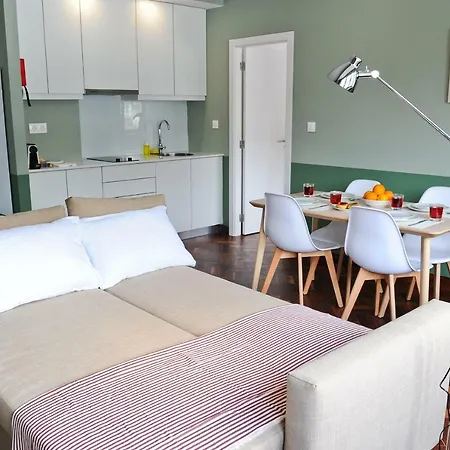 Cosmopolitan Comfort In 4a- By Misha's Place Appartement *